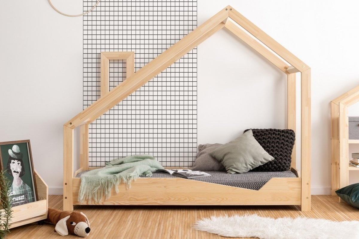 Lit cabane en bois enfant avec cheminée LOUANE