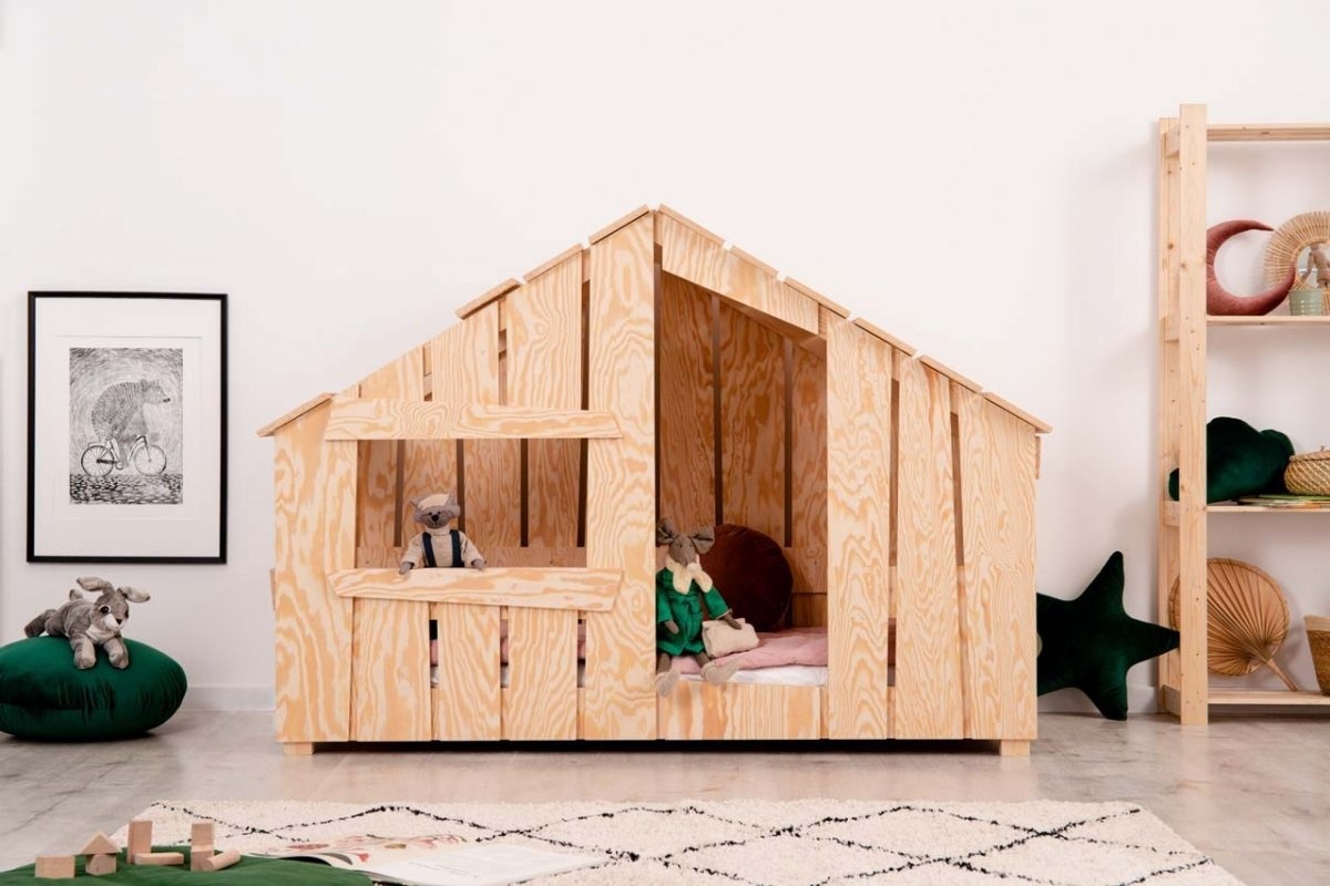 Lit cabane en bois enfant avec toit et fenêtres